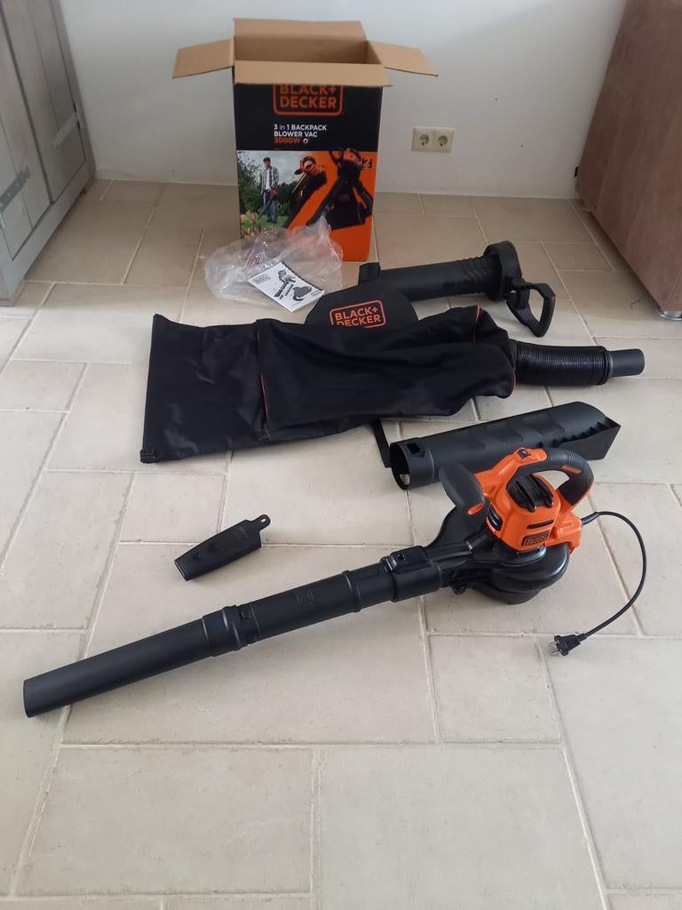 Bladblazer bladzuiger en versnipperaar nieuw black en decker, Tuin en Terras, Bladblazers, Nieuw, Elektrisch, Met opvangzak, Met versnipperfunctie
