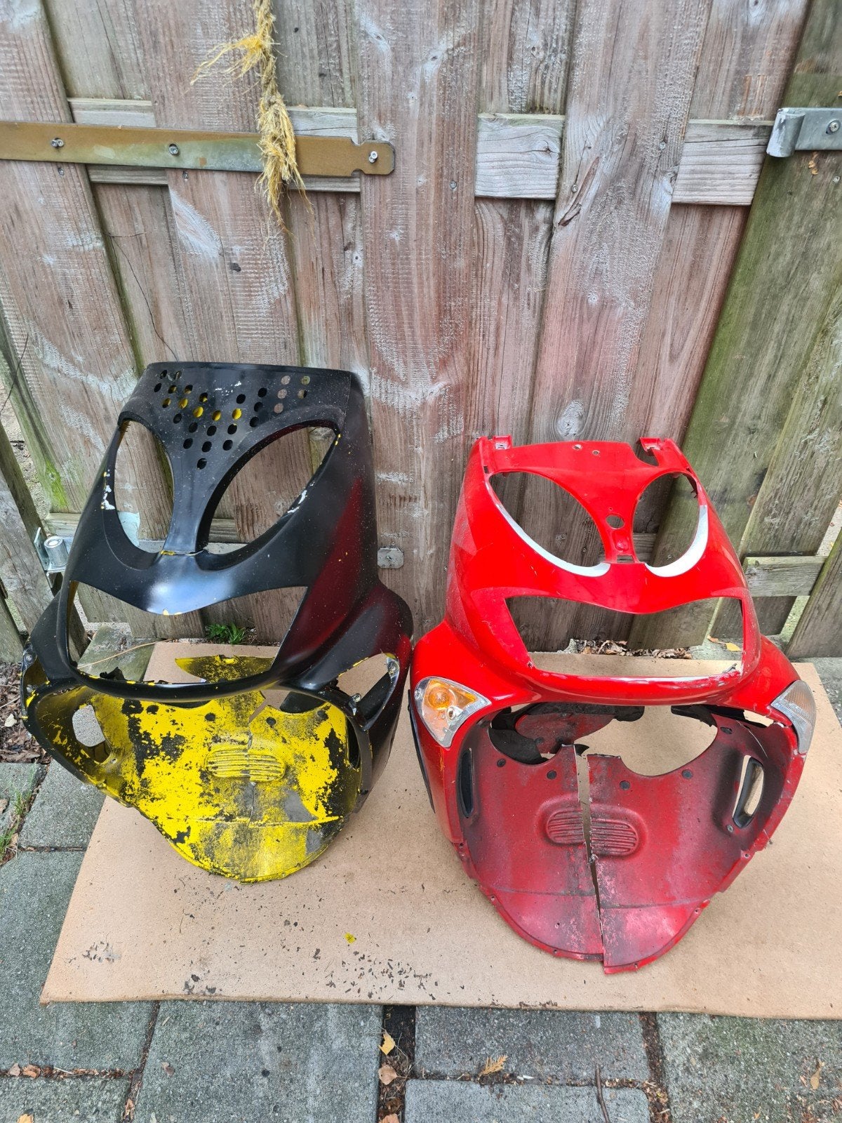 2x Voorkant Aprilia SR Kappen - Zwart/Geel & Rood, Ophalen of Verzenden, Gebruikt, Kap, Aprilia
