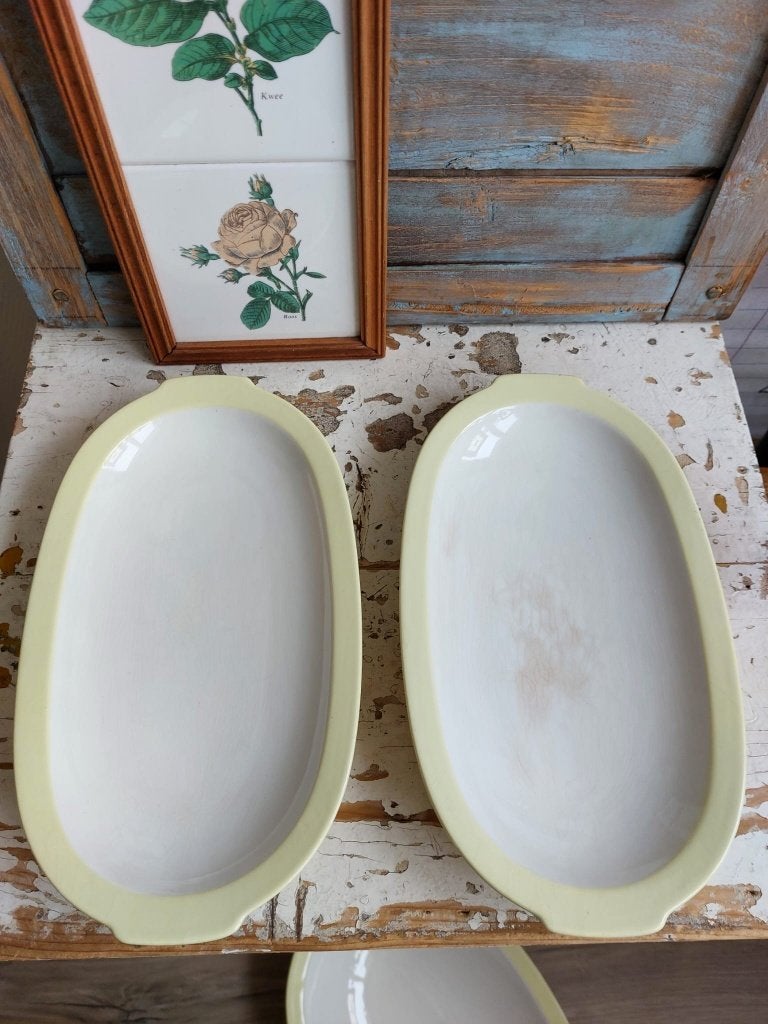 2 Schaaltjes met pastelgele rand - P. Regout Maastricht, Ophalen of Verzenden