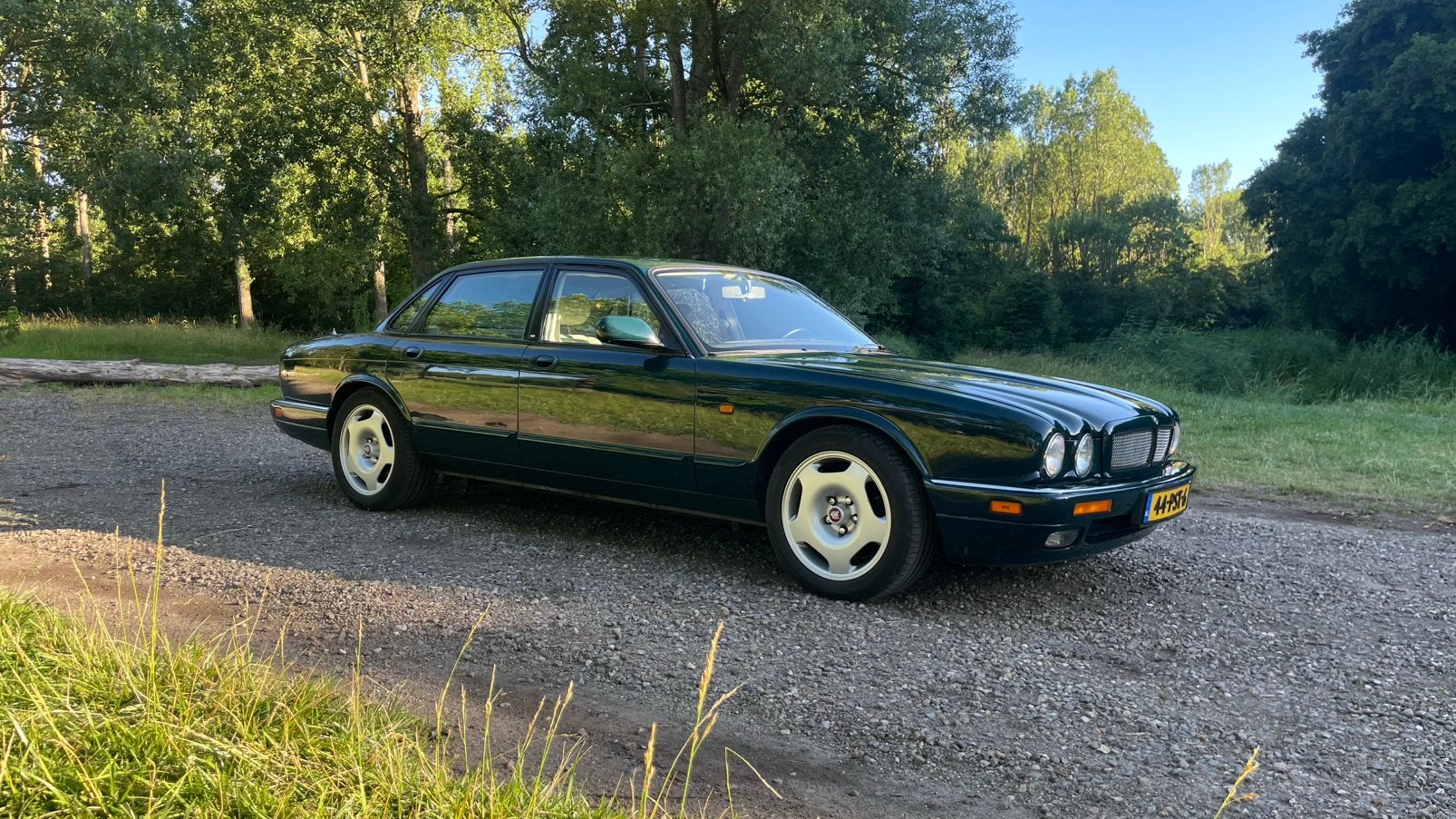 Jaguar XJR6 4.0 Supercharger X300, Automaat, Achterwielaandrijving, Beige, 320 pk
