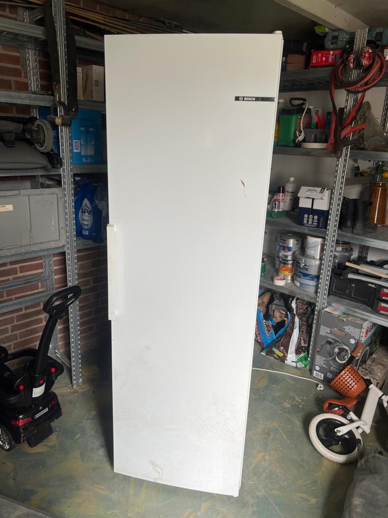 Hoge vriezer (defect) - bruikbaar als koelkast, Witgoed en Apparatuur, Koelkasten en IJskasten, Ophalen, 200 liter of meer, 60 cm of meer