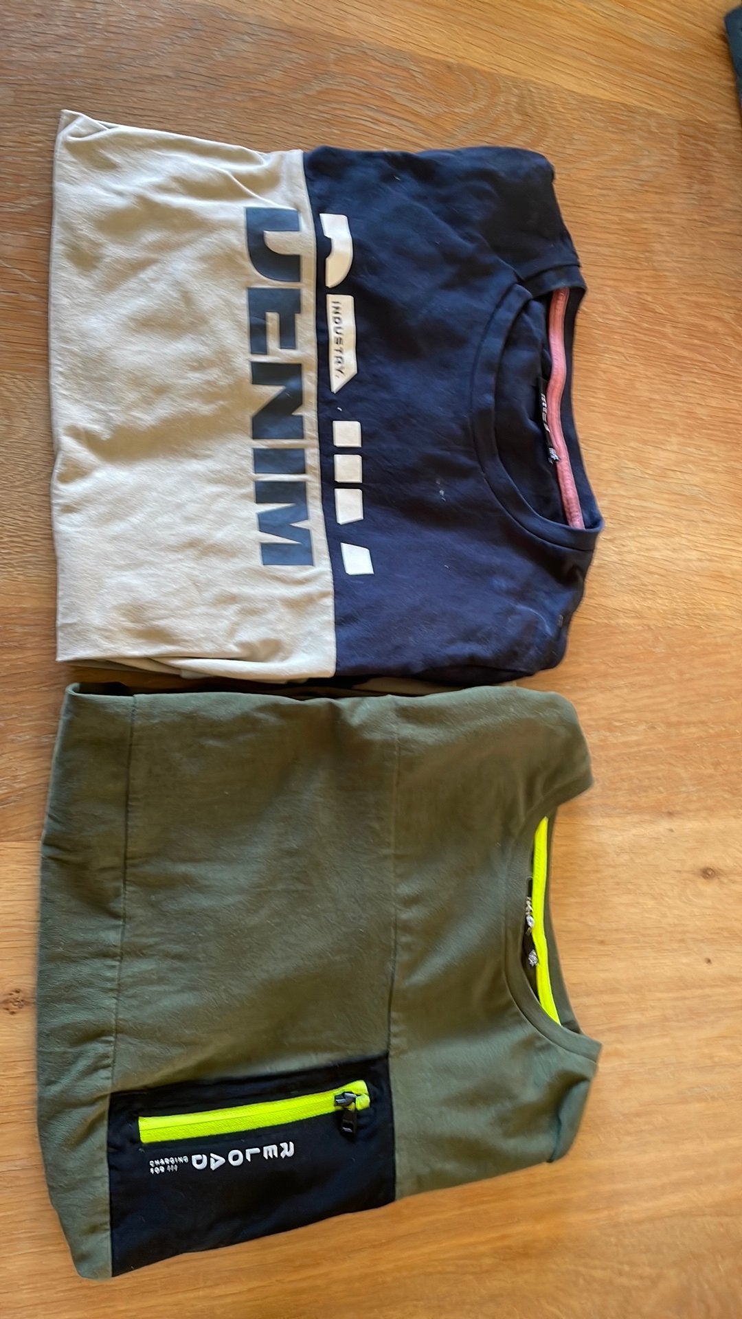 2 shirts met lange mouwen maat 158 164, Kinderen en Baby's, Kinderkleding | Maat 158, Ophalen of Verzenden, Zo goed als nieuw