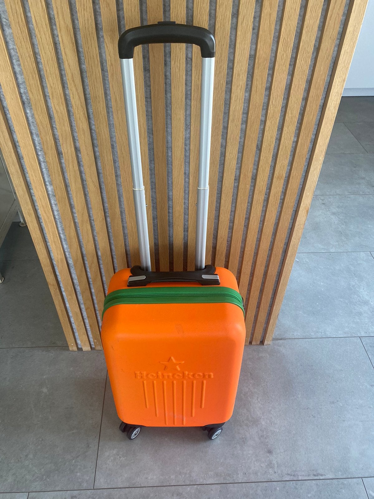 Reiskoffer met wieltjes Heineken, Gebruikt, 50 tot 60 cm, Hard kunststof, Minder dan 35 cm