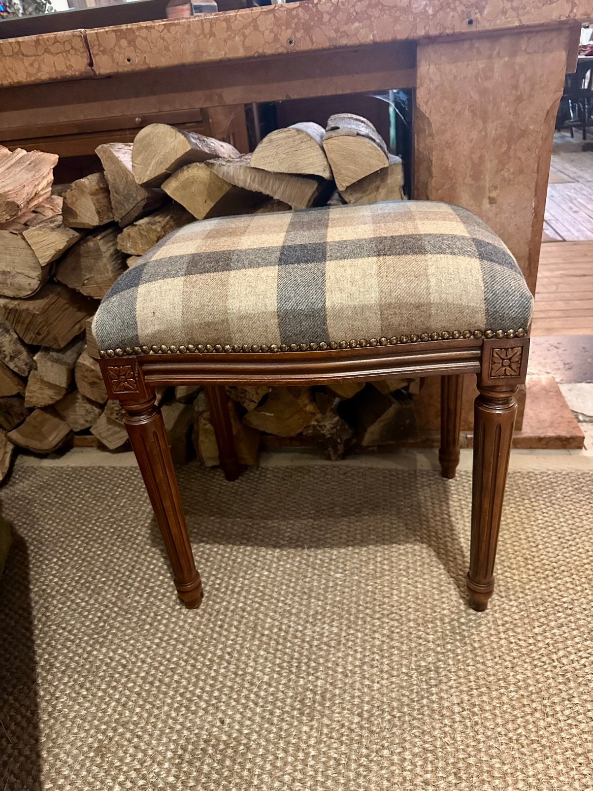 Prachtige engekse footstool in tweed 100% wool, Ophalen