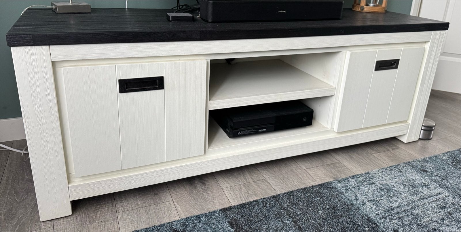 Stijlvol TV-meubel wit/zwart met opbergruimte, Ophalen, 100 tot 150 cm, Zo goed als nieuw, Minder dan 100 cm