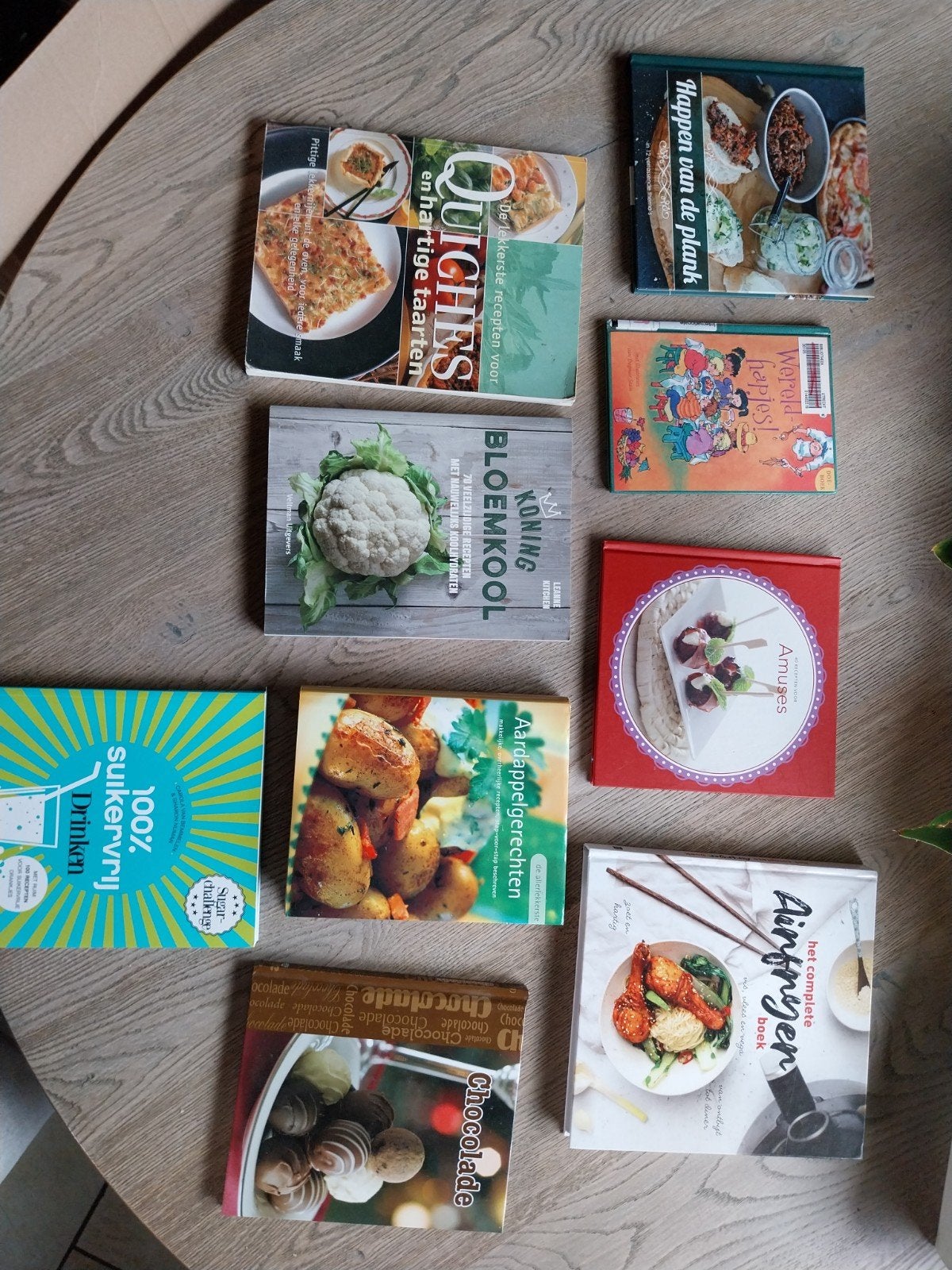 Kookboeken: Airfryer, Aardappels, Chocolade, Quich, Boeken, Ophalen of Verzenden, Gelezen, Hoofdgerechten