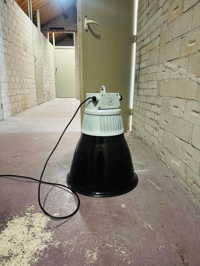 Vintage industriële fabriekslamp | Emaille kap | Jaren 70, Ophalen, Zo goed als nieuw, Minder dan 50 cm