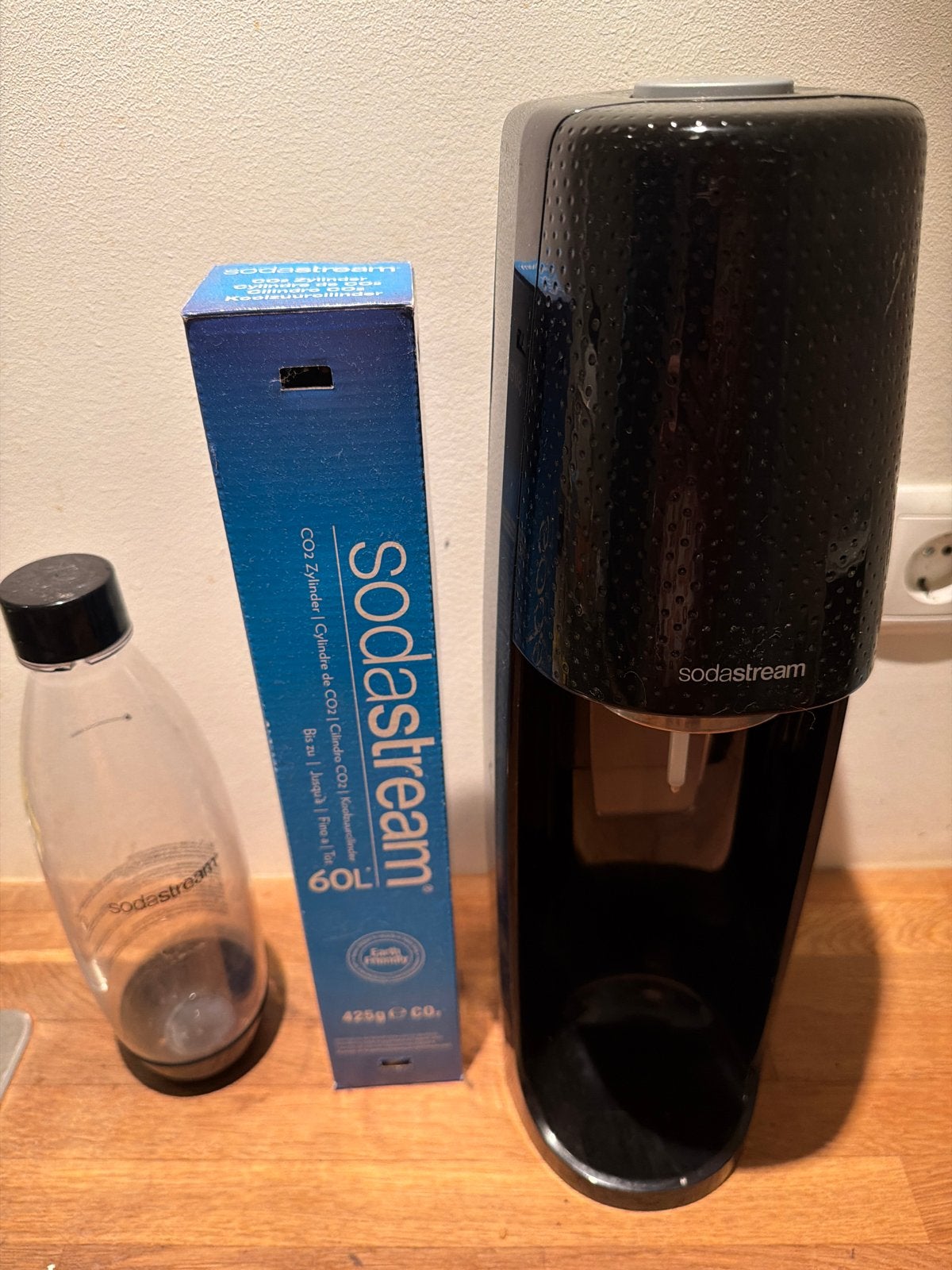 Sodastream met CO2 cilinder en fles, Ophalen, Gebruikt