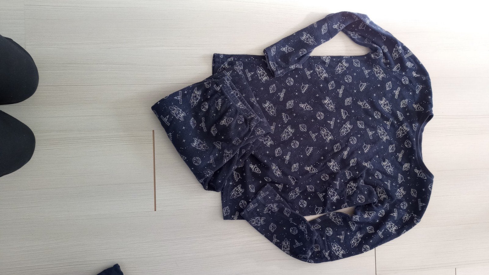 Badstof pyjama met ruimteprint mt 152-158, Nacht- of Onderkleding, Gebruikt, Jongen of Meisje, Ophalen of Verzenden