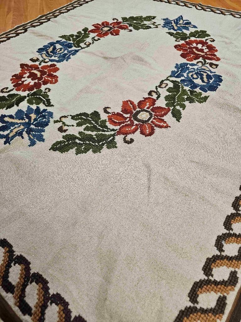 Tafelkleed Grijs Bloemen 155/126 cm, Gebruikt, Etten-Leur, DJT@dejuistetoon.eu, Ophalen of Verzenden