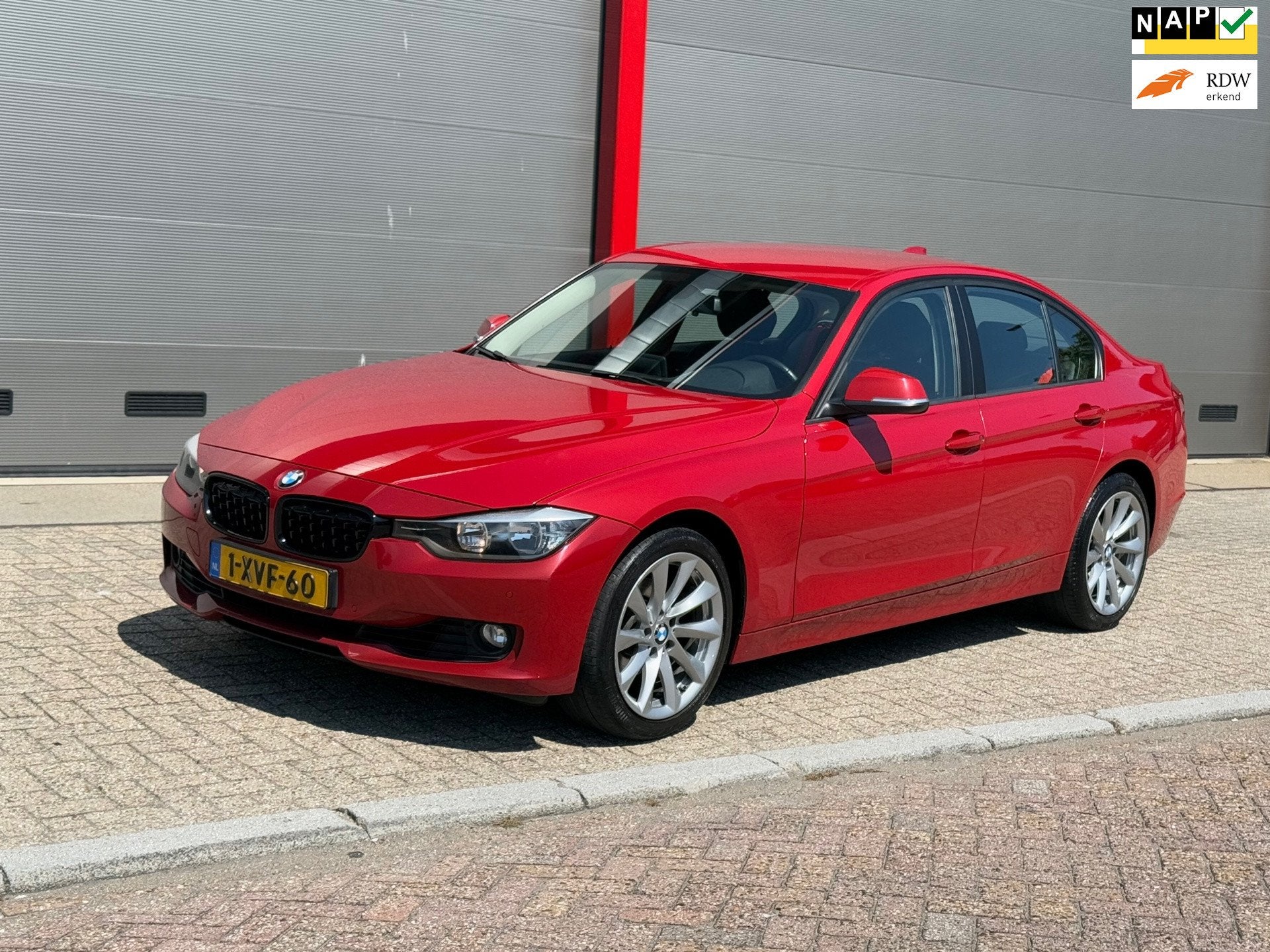 BMW 3-serie 320i Business | Lage kilometers, Auto's, BMW, Bedrijf, Te koop, 3-Serie, ABS, Airbags, Airconditioning, Automatische klimaatregeling