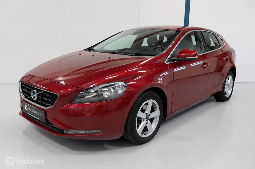 Volvo V40 2.0 T2 Momentum LEER / NAVI, Voorwielaandrijving, Gebruikt, 4 cilinders, 122 pk