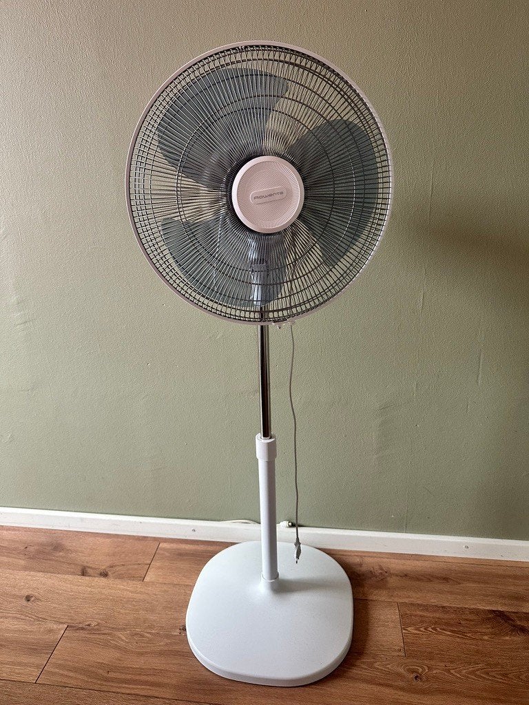 Rowenta Fan Essential+ Statiefventilator, Witgoed en Apparatuur, Ventilatoren, Ophalen, Zo goed als nieuw, Statiefventilator