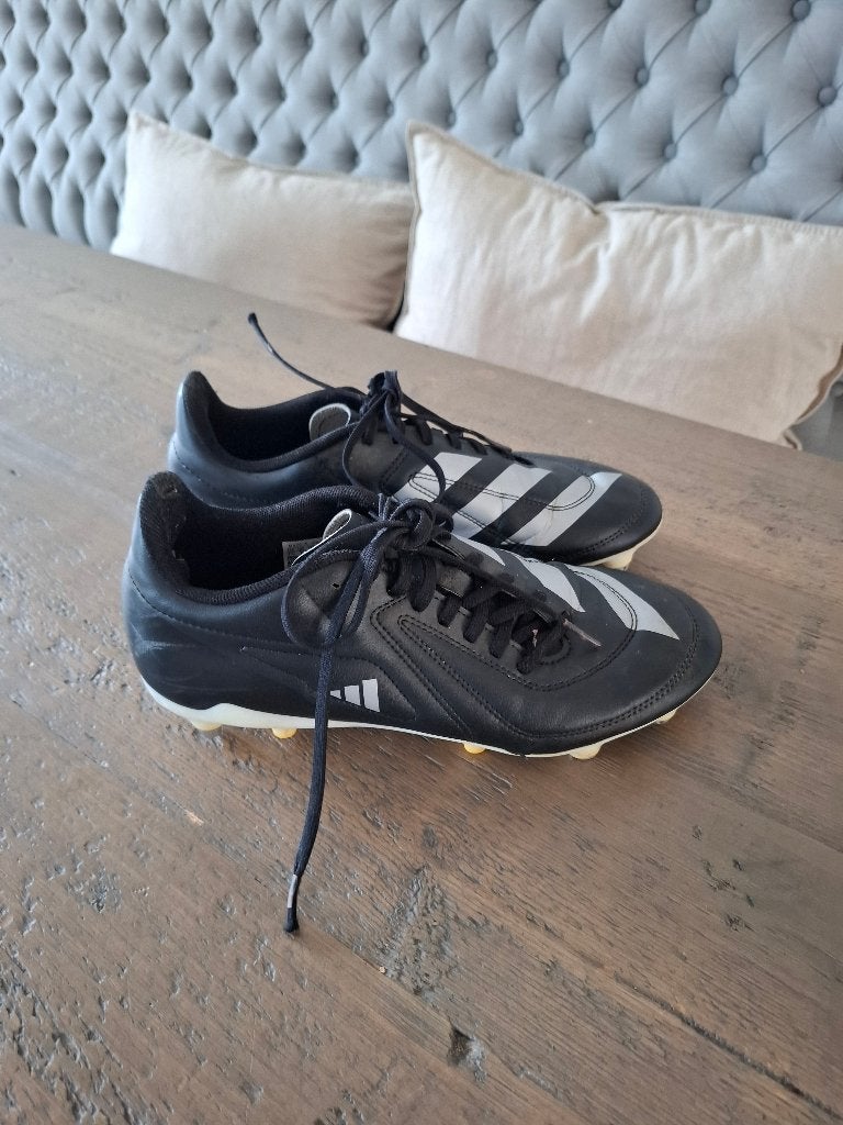 Adidas Predator - rugby schoenen - zwart - UK 7 / EUR 40⅔, Sport en Fitness, Ophalen of Verzenden, Gebruikt, Schoenen