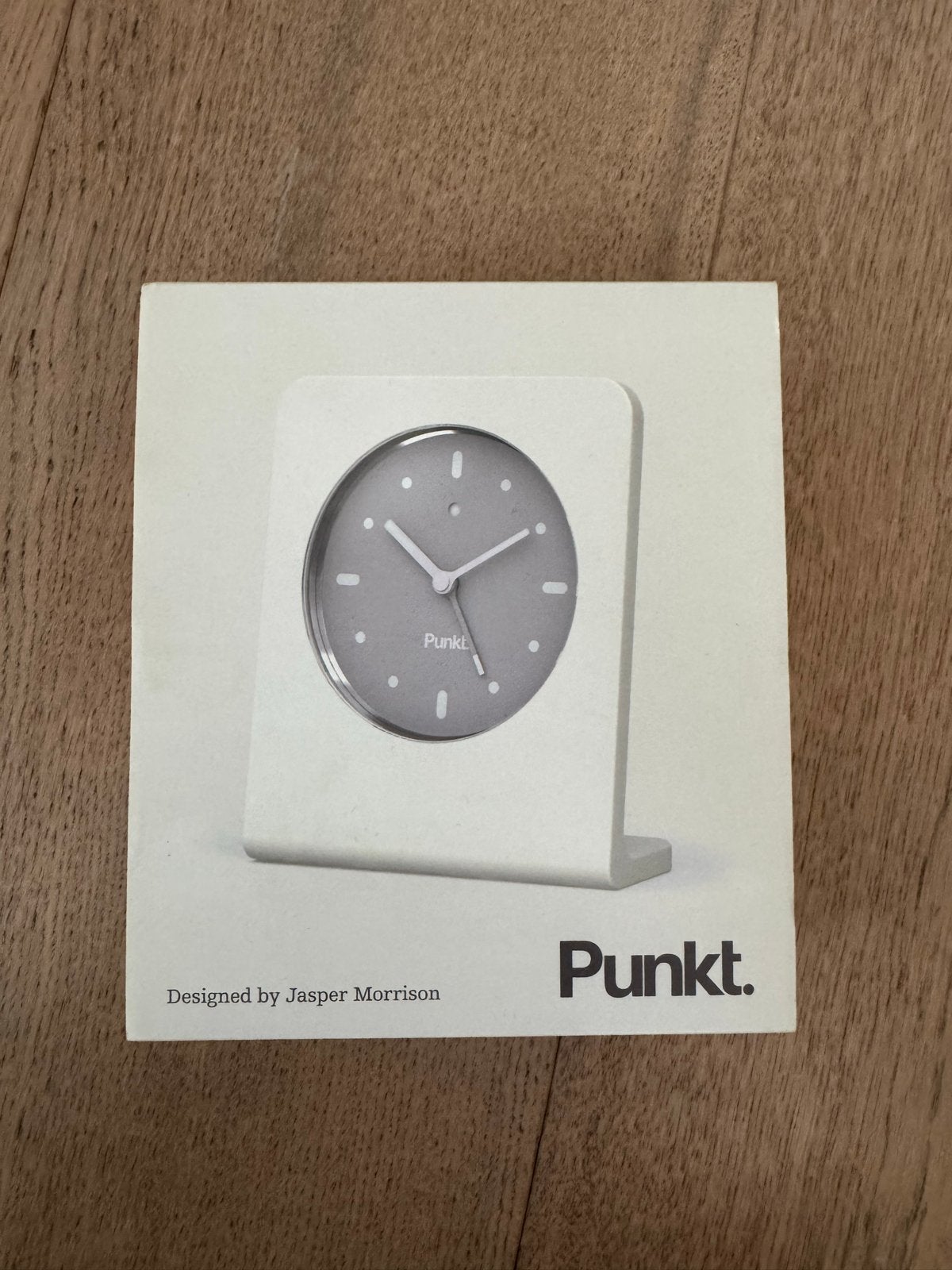 Punkt. AC 01 Wekker - Ontwerp Jasper Morrison, Ophalen, Glow in the dark, Wit, Analoog