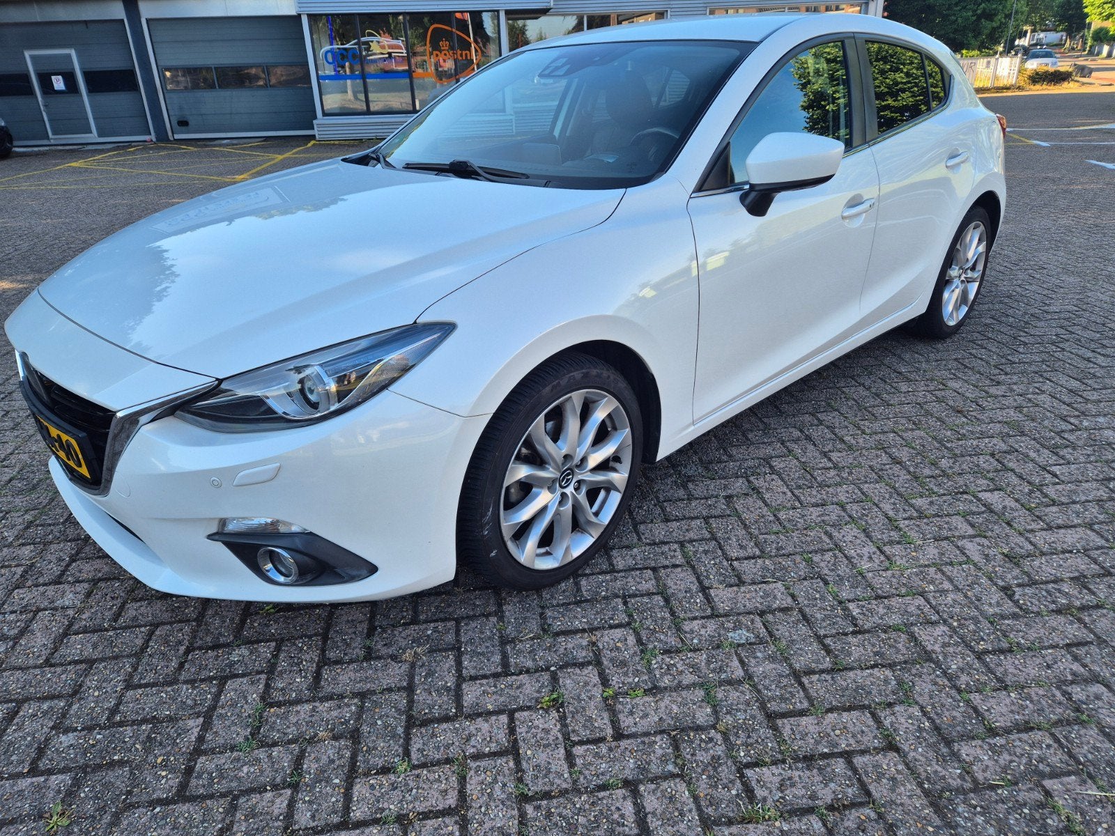 Mazda 3 GT-M 2.0 Skyactiv-g 165PK 2014 Wit / BOSE, Auto's, Mazda, Voorwielaandrijving, 1998 cc, 1195 kg, 164 pk