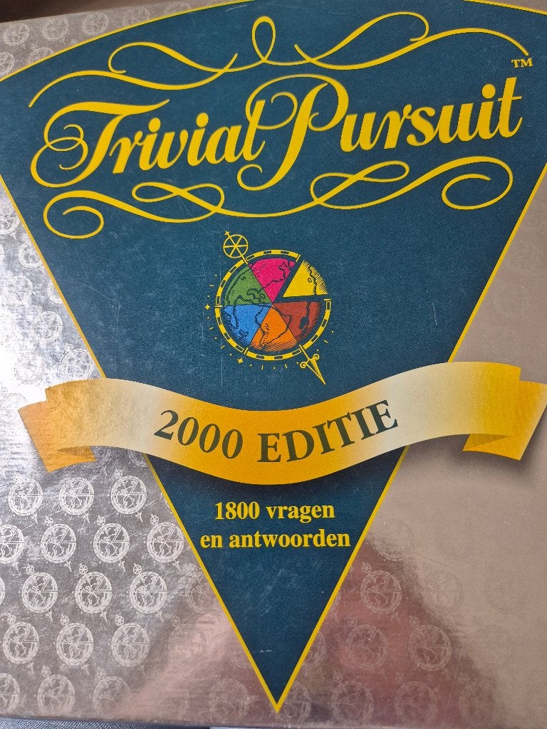 Trivial pursuit 2000 editie, Hobby en Vrije tijd, Gezelschapsspellen | Bordspellen, Vijf spelers of meer, Ophalen of Verzenden