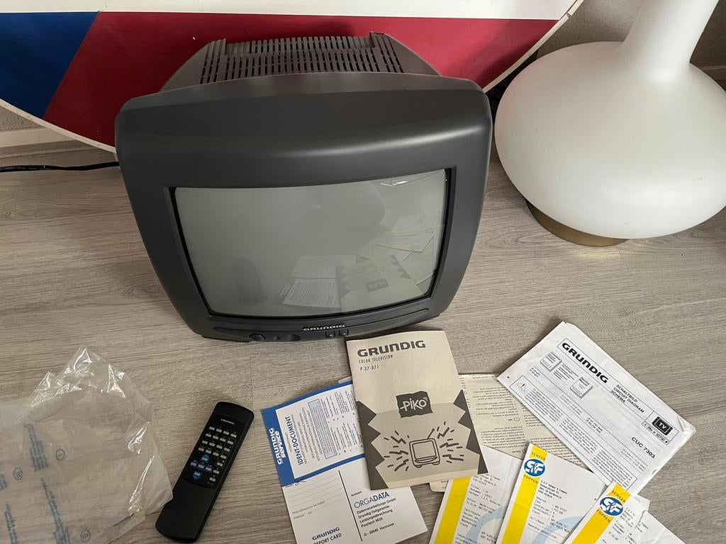 Grundig beeldbuis | CRT TV met boekjes!, Ophalen of Verzenden, Zo goed als nieuw, Grundig