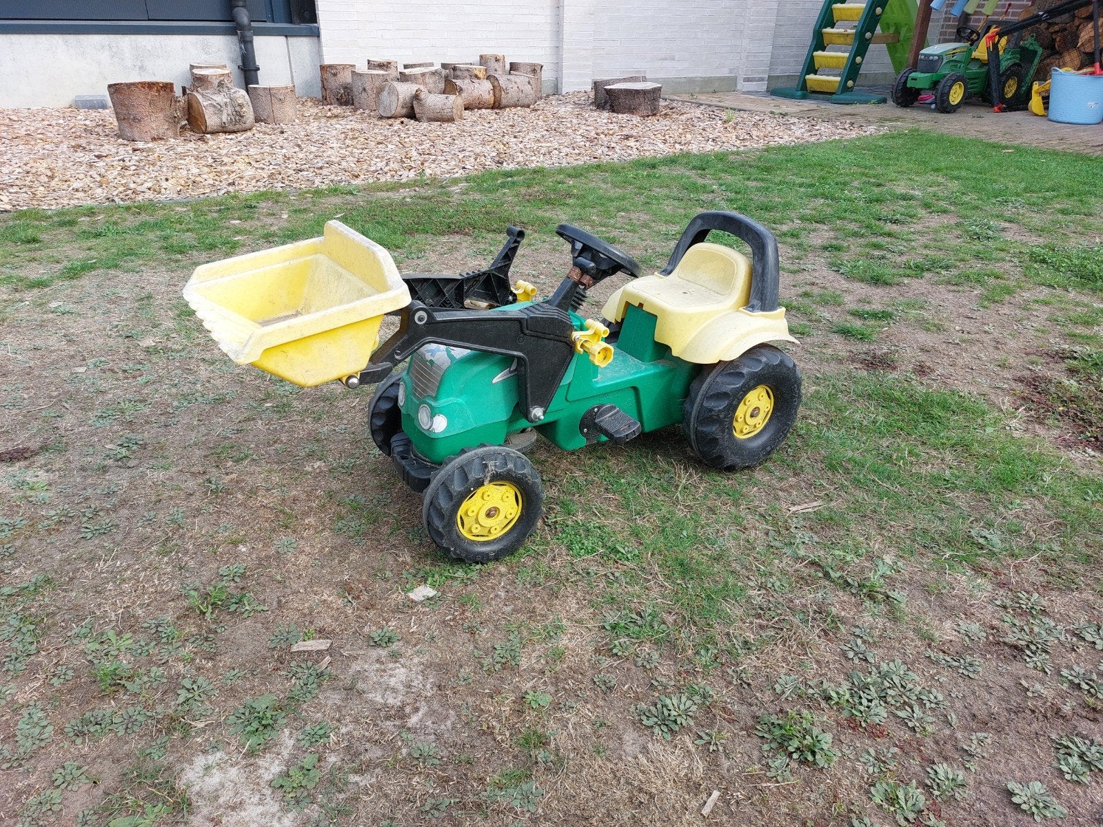 Groene traptractor met voorlader - Gebruikt, Ophalen, Gebruikt, Trapvoertuig