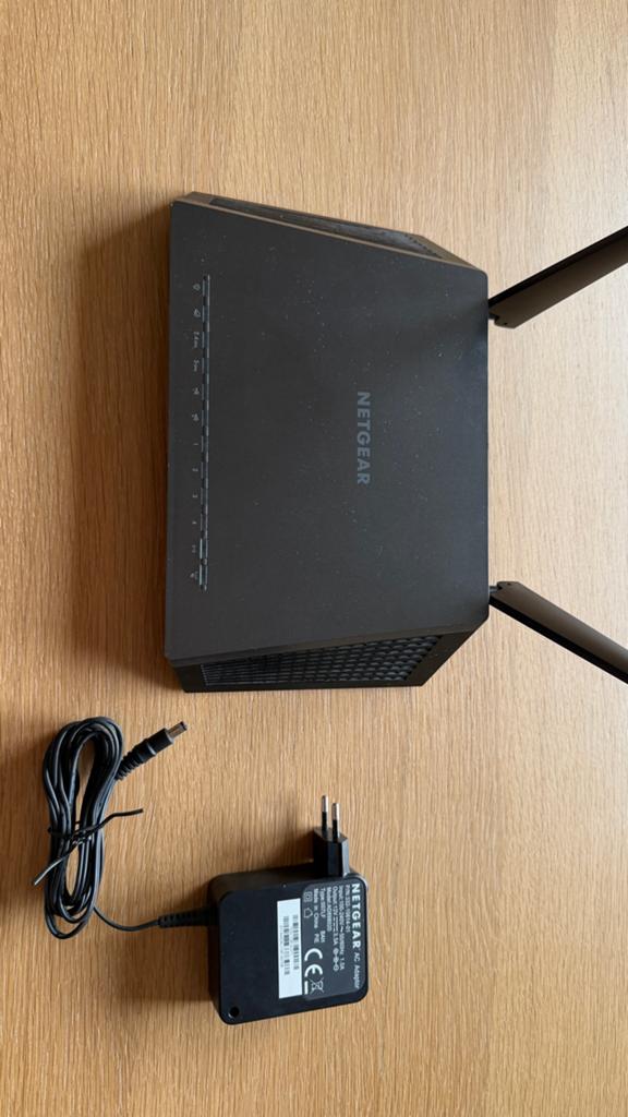 Netgear Nighthawk AC1900 R7000 smart wifi router, Computers en Software, Routers en Modems, Ophalen of Verzenden, Zo goed als nieuw