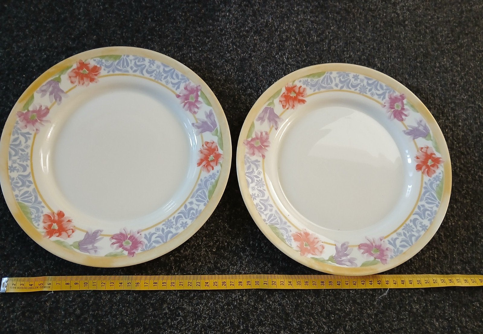 Arcopal 2 borden groot, Antiek en Kunst, Antiek | Servies los, Ophalen of Verzenden