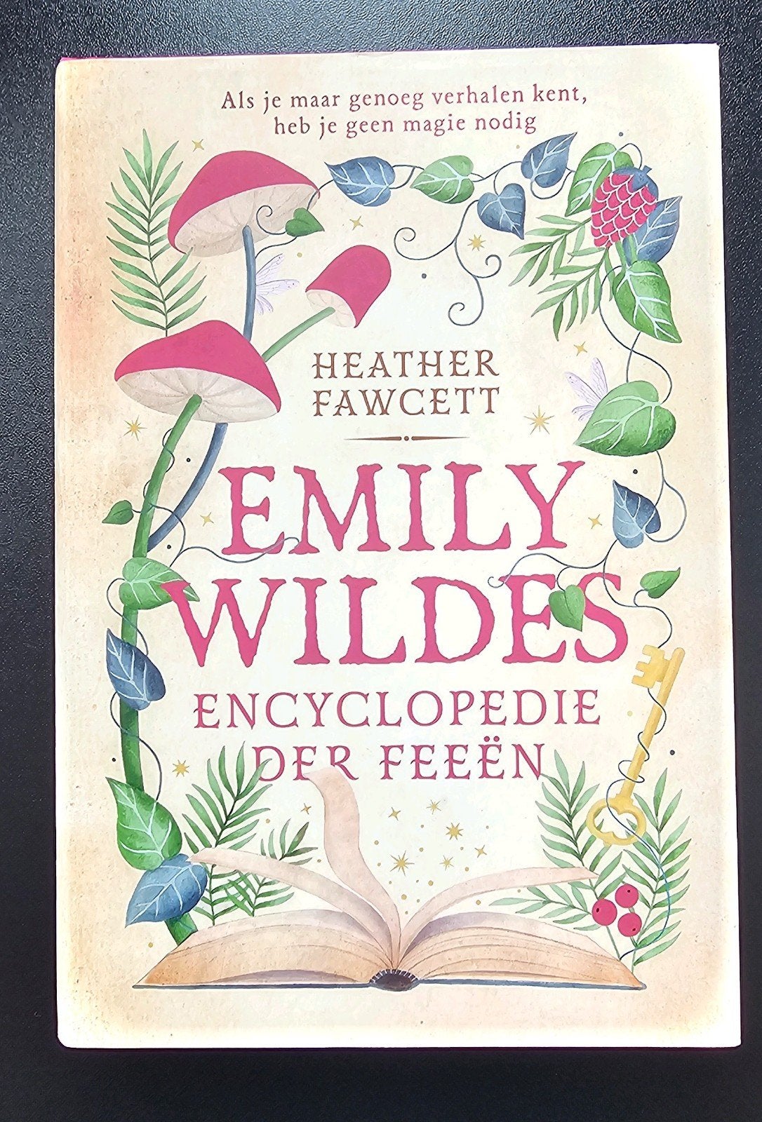 Emily Wildes Encyclopedie der Feeën - Heather Fawcett, Ophalen of Verzenden, Zo goed als nieuw, Heather Fawcett