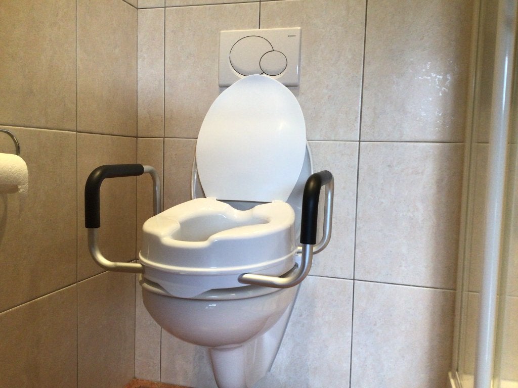 Hendriqs WC verhoger 10 cm met armsteunen, Diversen, Verpleegmiddelen, Ophalen, Zo goed als nieuw