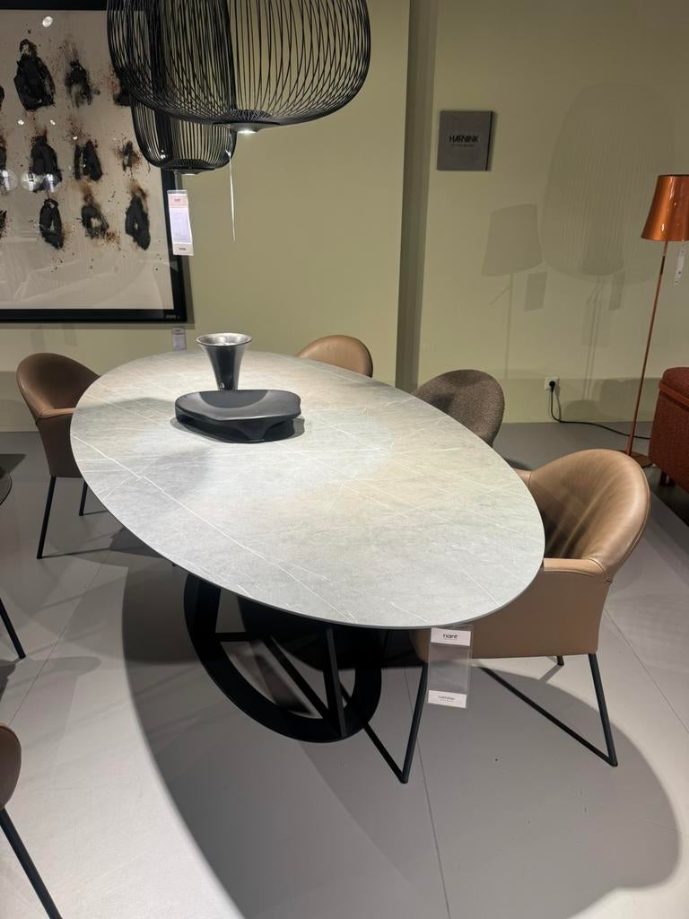 Harvink - Fier eetkamertafel, Ophalen of Verzenden, Zo goed als nieuw, Ovaal, 200 cm of meer