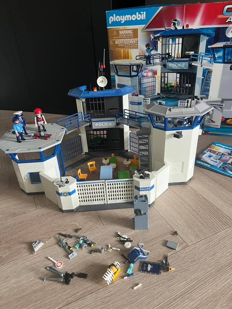 Playmobil politiebureau 6919, Kinderen en Baby's, Speelgoed | Playmobil, Ophalen of Verzenden, Zo goed als nieuw