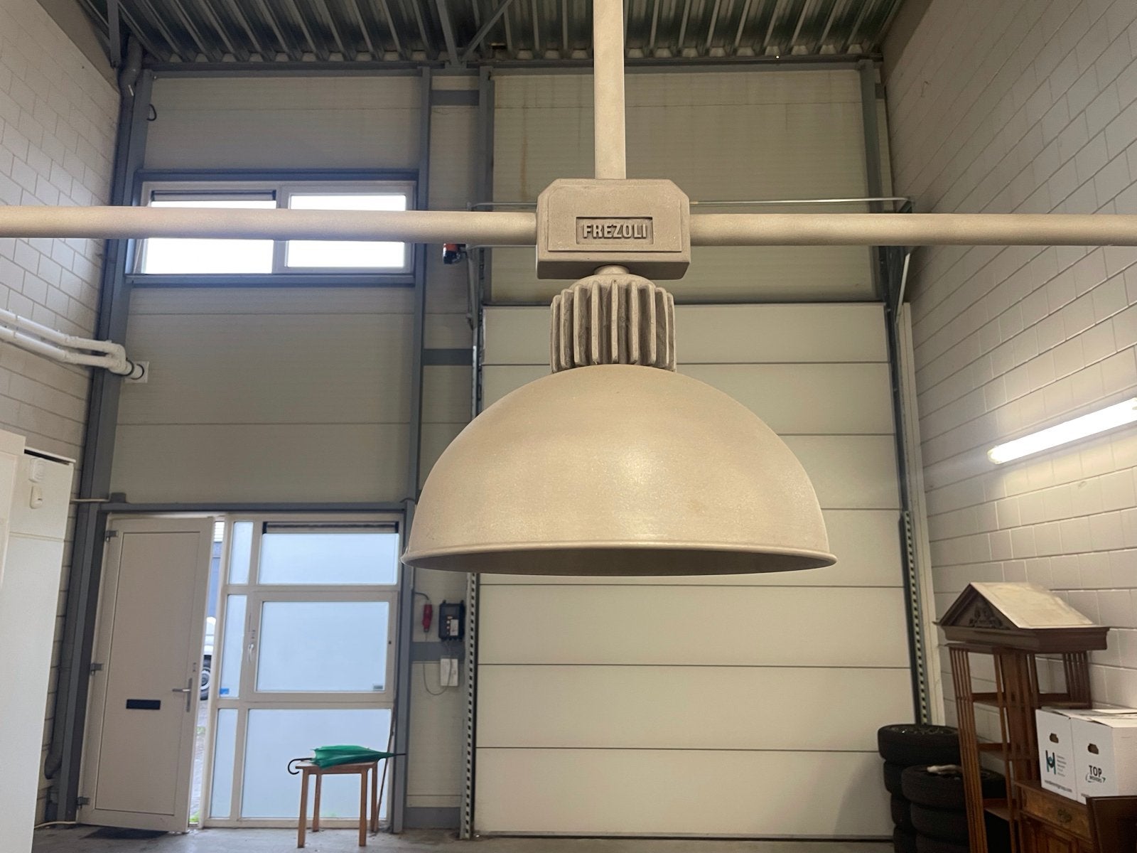 Frezoli Industriële Hanglamp - Robuust Grijs, 3 Lampen, Ophalen, Zo goed als nieuw, Metaal