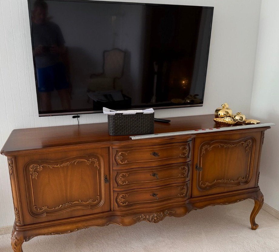 TV meubel , Dressoir , Vintage, Noten, Barok, QueenAnne, Ophalen, Zo goed als nieuw, 25 tot 50 cm