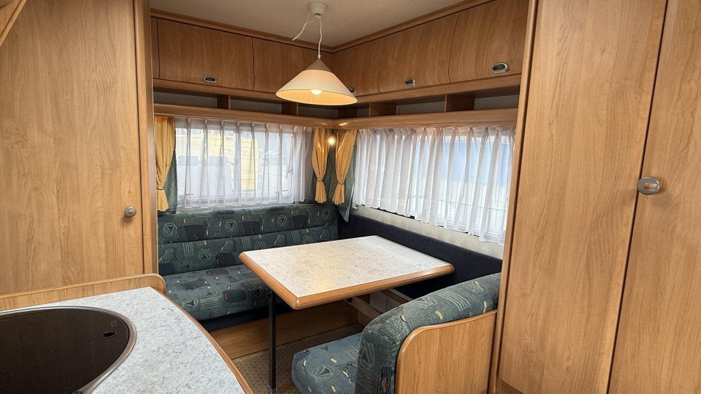 Hobby Excellent Easy 400 SF bj 2002 met voortent en luifel, Caravans en Kamperen, Schokbreker, Hobby, Bedrijf, Treinzit
