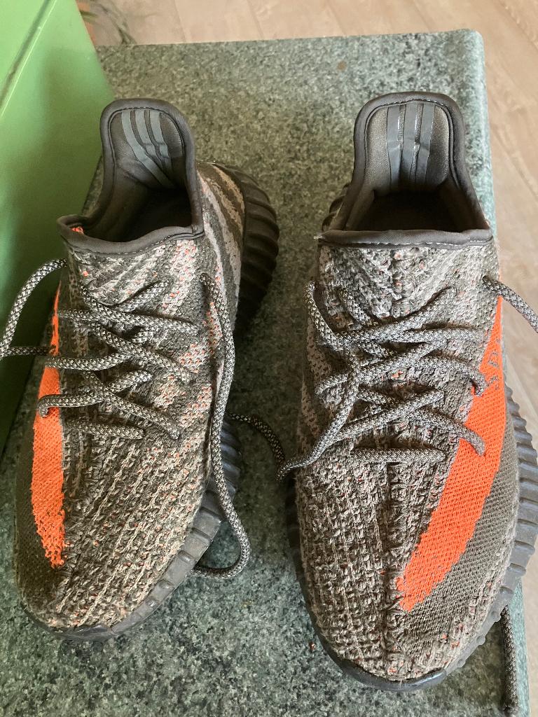 YEEZY 350, Overige kleuren, Sportschoenen, Ophalen of Verzenden, Zo goed als nieuw