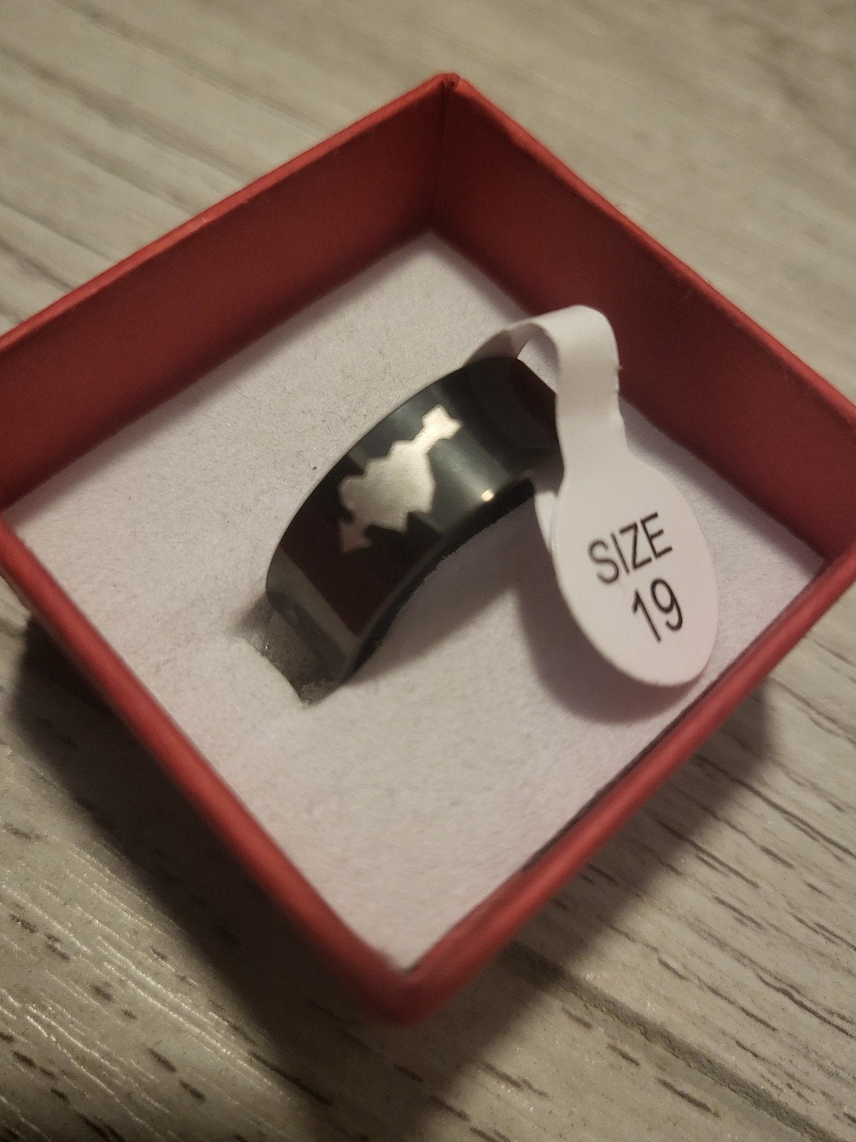 Nieuwe zwarte ring met kerstboom, maat 19, Sieraden, Tassen en Uiterlijk, Ringen, IJzer of Staal, 19 tot 20, Zwart, Nieuw