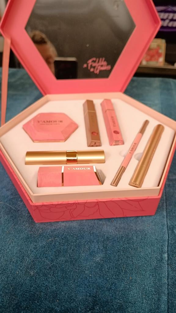 Y'AMOUR giftbox, Ophalen of Verzenden, Nieuw