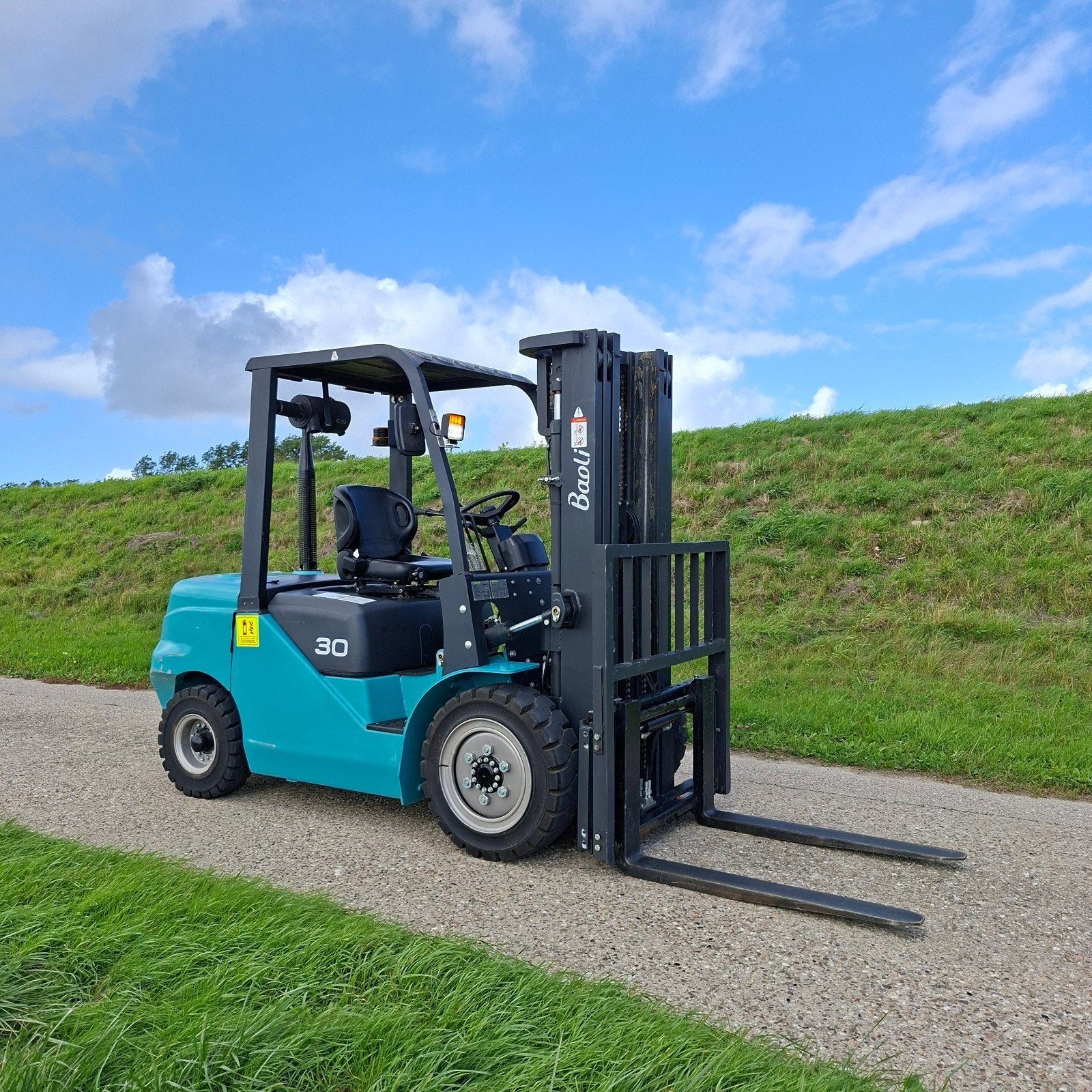 Te koop nette heftruck Baoli 3 ton diesel triplomast 175 uur, 3000 tot 4000 kg, Diesel, Heftruck, Ophalen of Verzenden