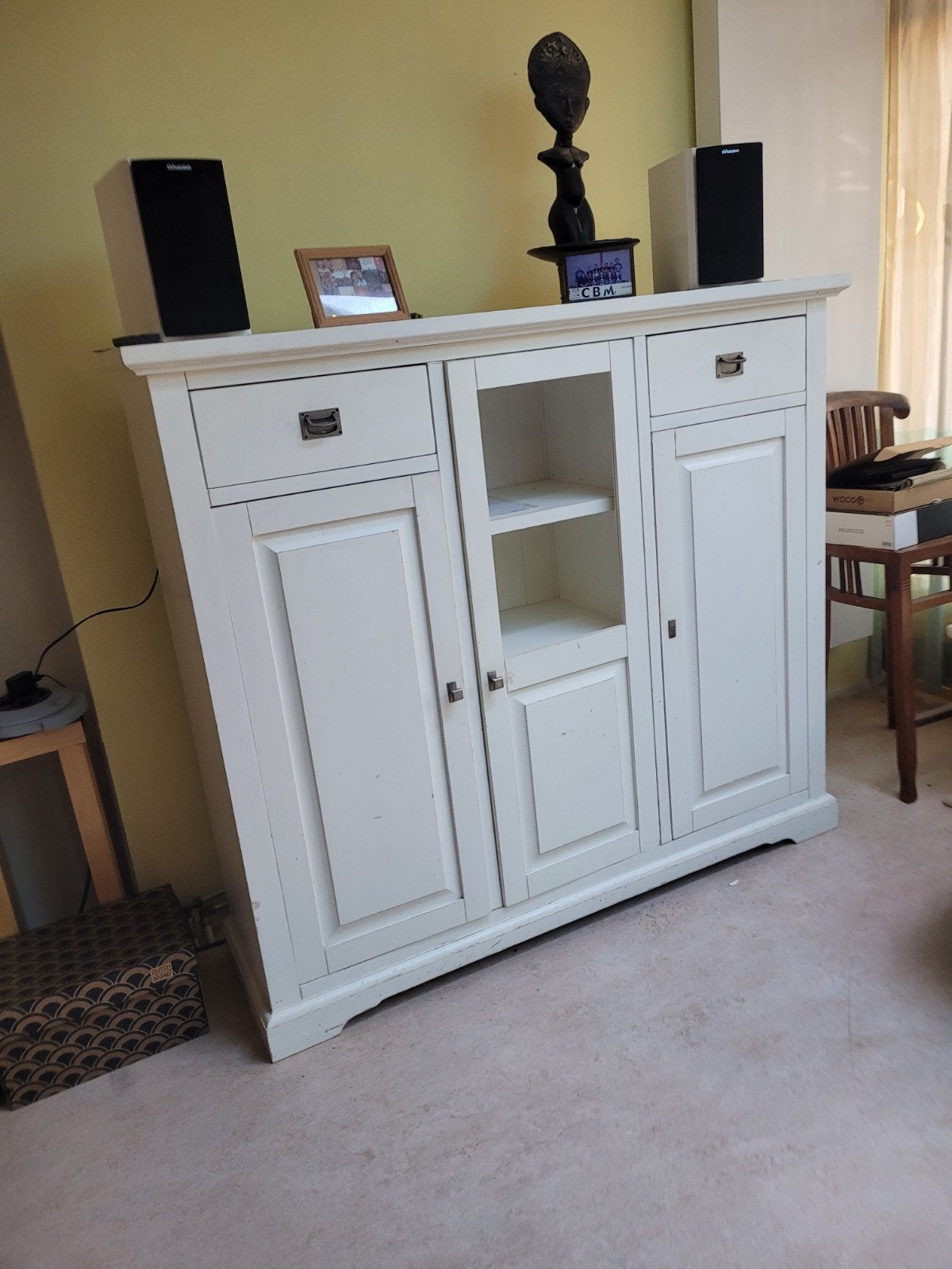 Stijlvol wit dressoir met lades en deuren, Huis en Inrichting, Kasten | Dressoirs, Ophalen, Gebruikt, Met deur(en), Glas