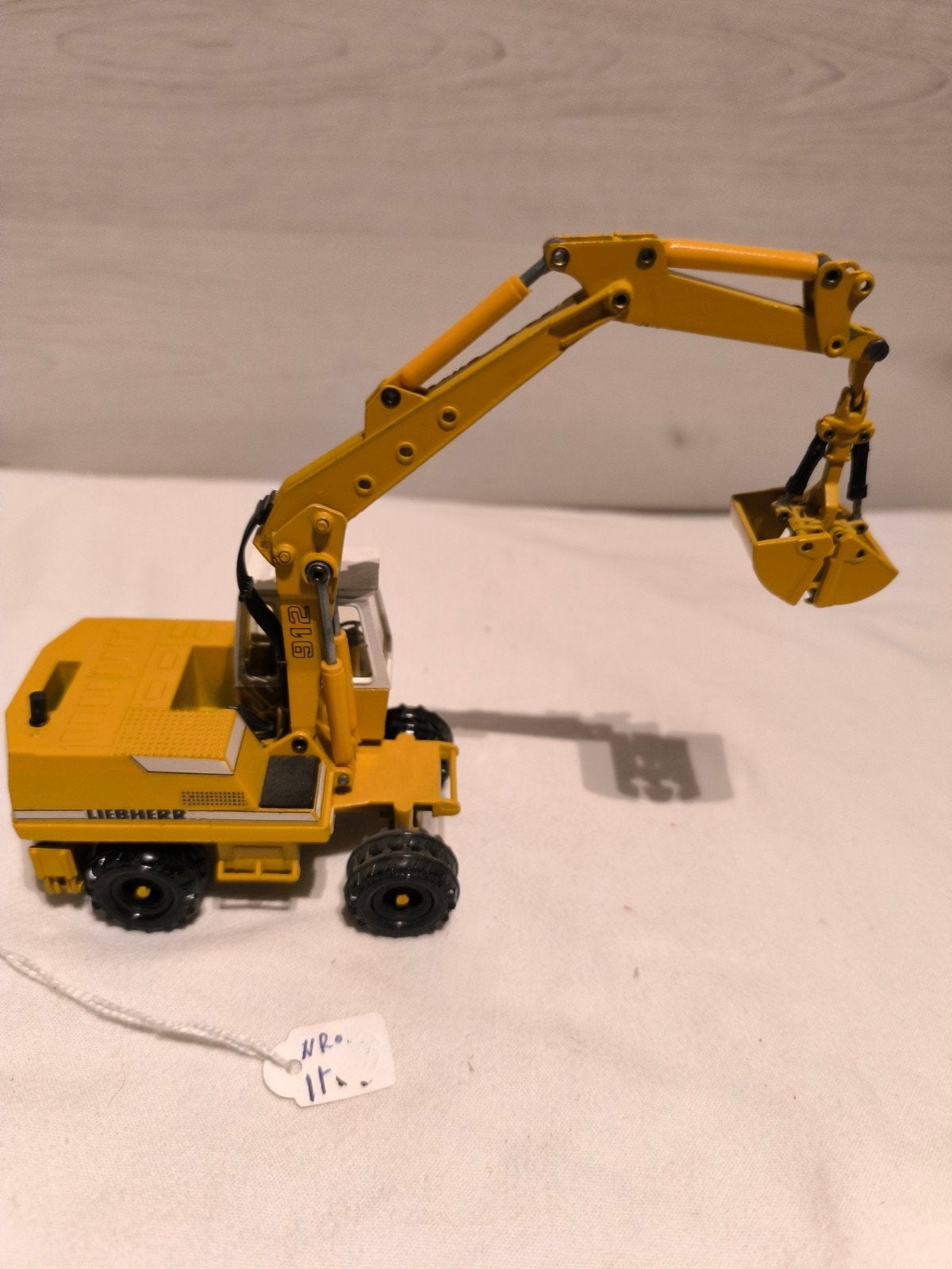 Liebherr 912 Graafmachine Model - Geel, Hobby en Vrije tijd, Modelauto's | 1:50, Gebruikt, Hijskraan, Tractor of Landbouw, Overige merken