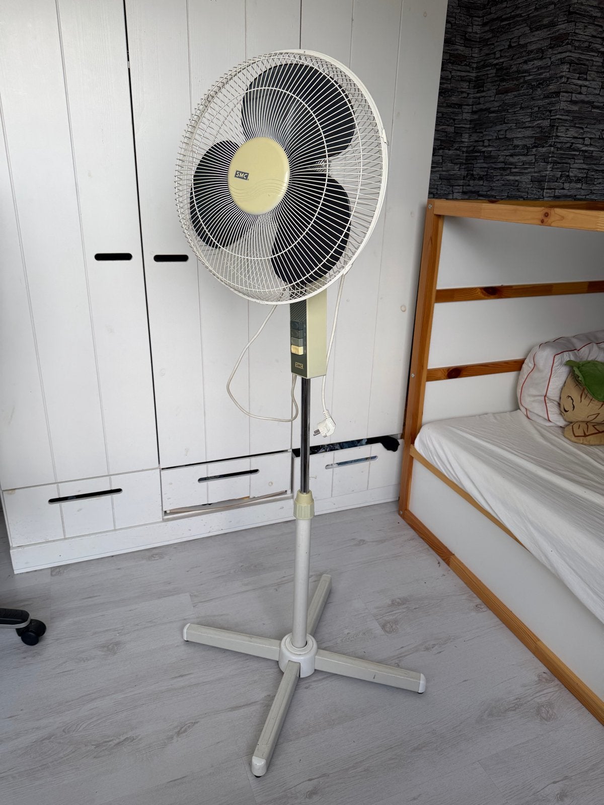 SMC Statiefventilator - Vintage en Functioneel, Witgoed en Apparatuur, Ventilatoren, Ophalen, Gebruikt, Statiefventilator