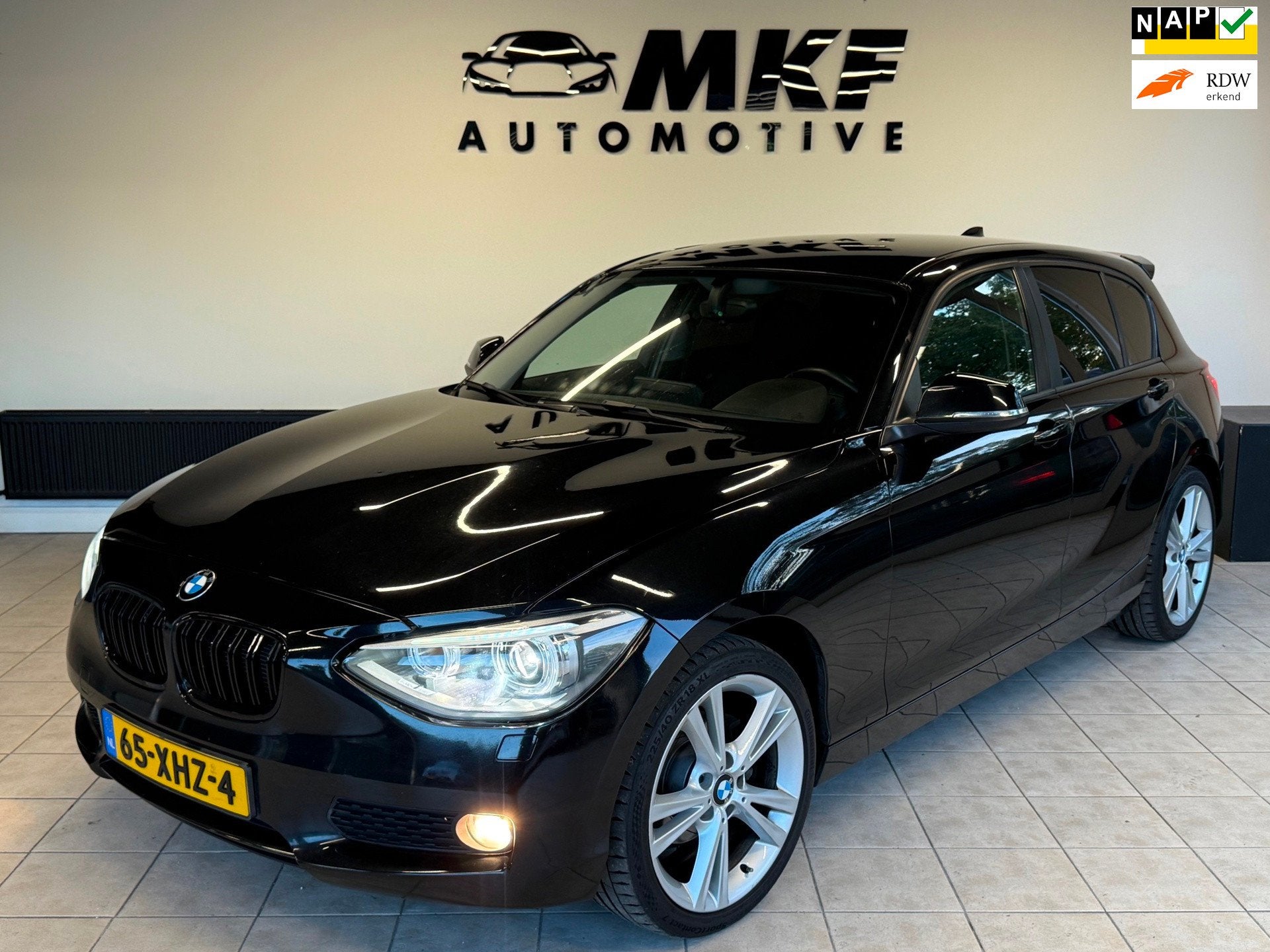 BMW 1-serie 116D Business 2012 Zwart AIRCO|NAVI|XENON|NAP!, Auto's, 1-Serie, Euro 5, Achterwielaandrijving, 4 cilinders