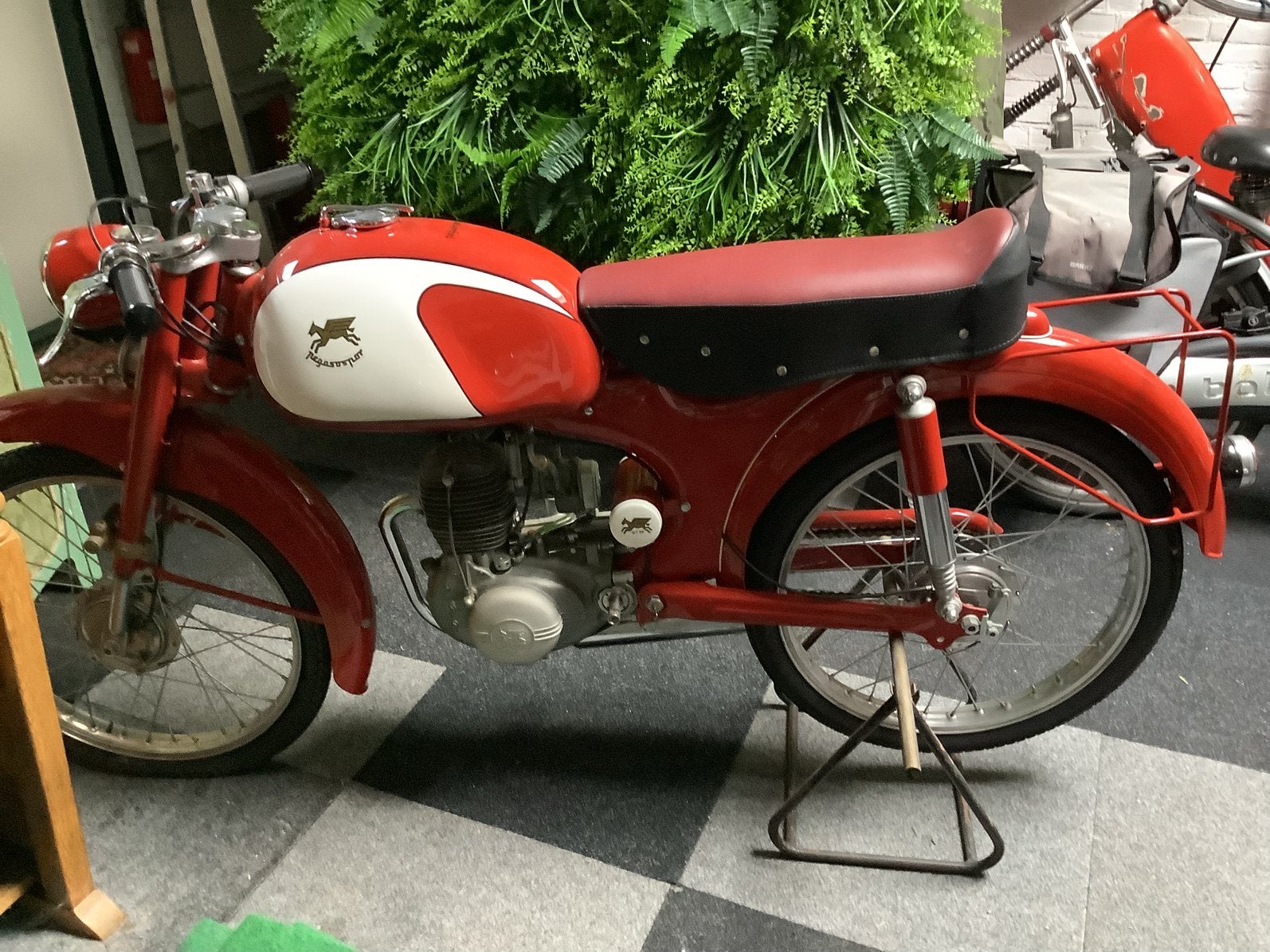 Te koop Pegazo supersport1962, Fietsen en Brommers, Maximaal 45 km/u, 50 cc, 3 versnellingen, Ophalen