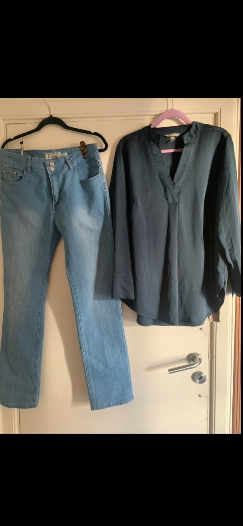 Spijkerbroek maat 42 en H&M blouse maat 44 (valt als 42), Kleding | Dames, Blouses en Tunieken, Ophalen of Verzenden, Zo goed als nieuw