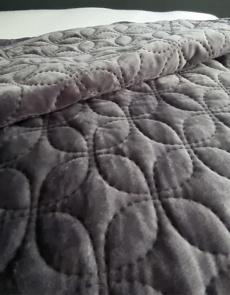 Luxe sprei. NIEUW!, Overige typen, Ophalen of Verzenden, Grijs, Nieuw