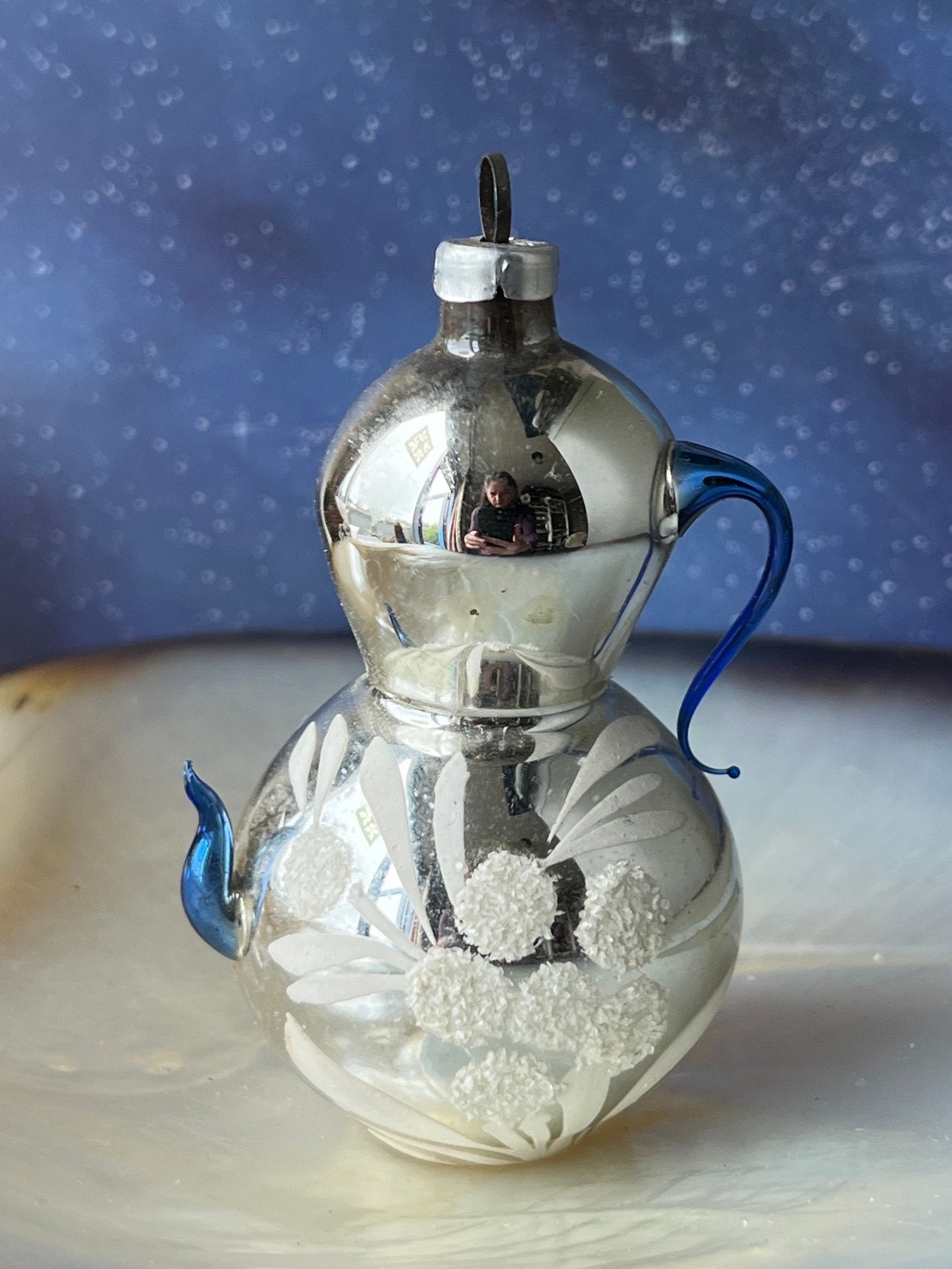 Oude glazen kerstbal (nr 74): koffiepot met blauw, Gebruikt, ., Ophalen of Verzenden, .