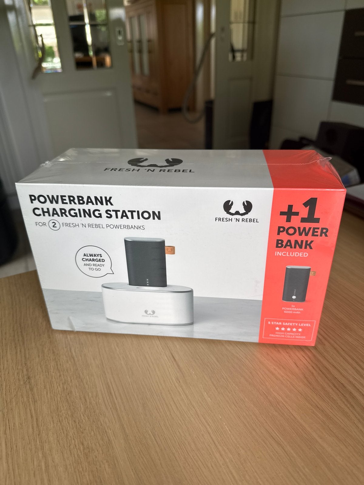 Fresh 'n Rebel Powerbank Oplaadstation + 1 Powerbank, Ophalen of Verzenden, Nieuw