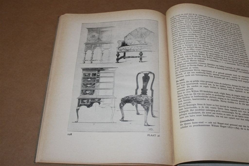 Leerboek der meubelstijlen. Oude uitgave 1947., Ophalen of Verzenden, Gelezen, Interieur en Design