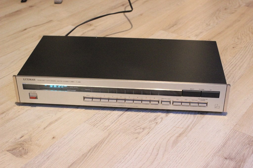 Luxman T-230 AM/FM Tuner  In goede werkende staat !!, Audio, Tv en Foto, Verzenden, Gebruikt