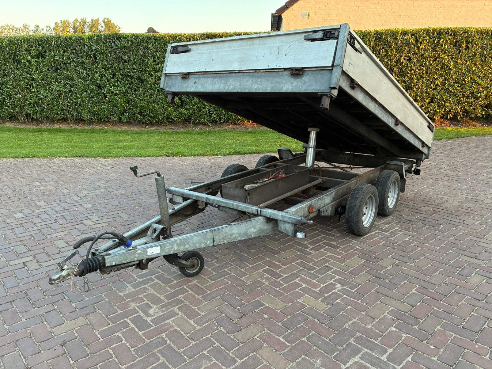 Henra aanhanger 3 zijdige kipper 305x180 2700kg, Ophalen of Verzenden, Gebruikt