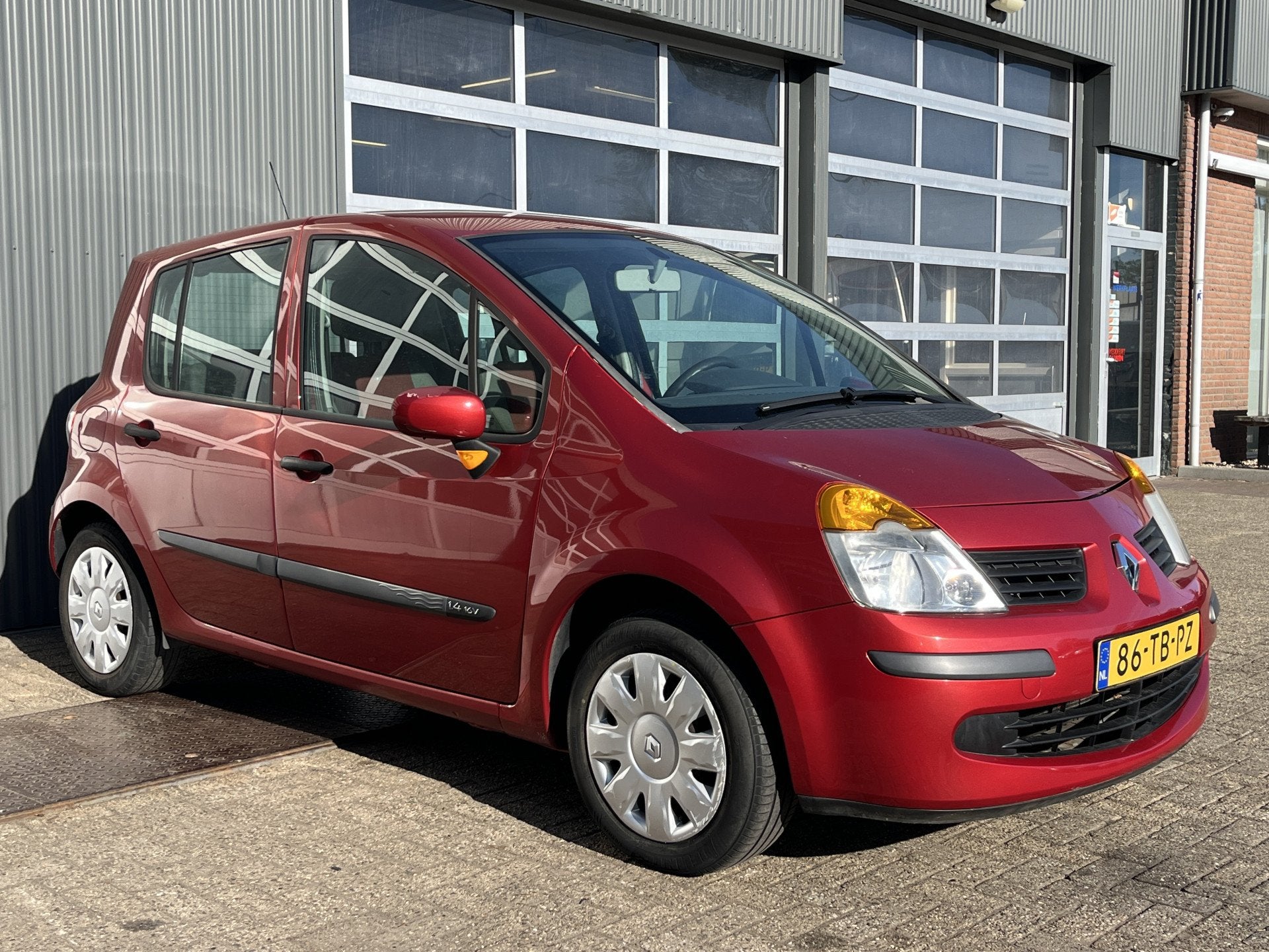 Renault Modus 1.4-16V Air APK 04-2027 Airco Cruise controle, Auto's, Renault, Voorwielaandrijving, Gebruikt, Zwart, 4 cilinders