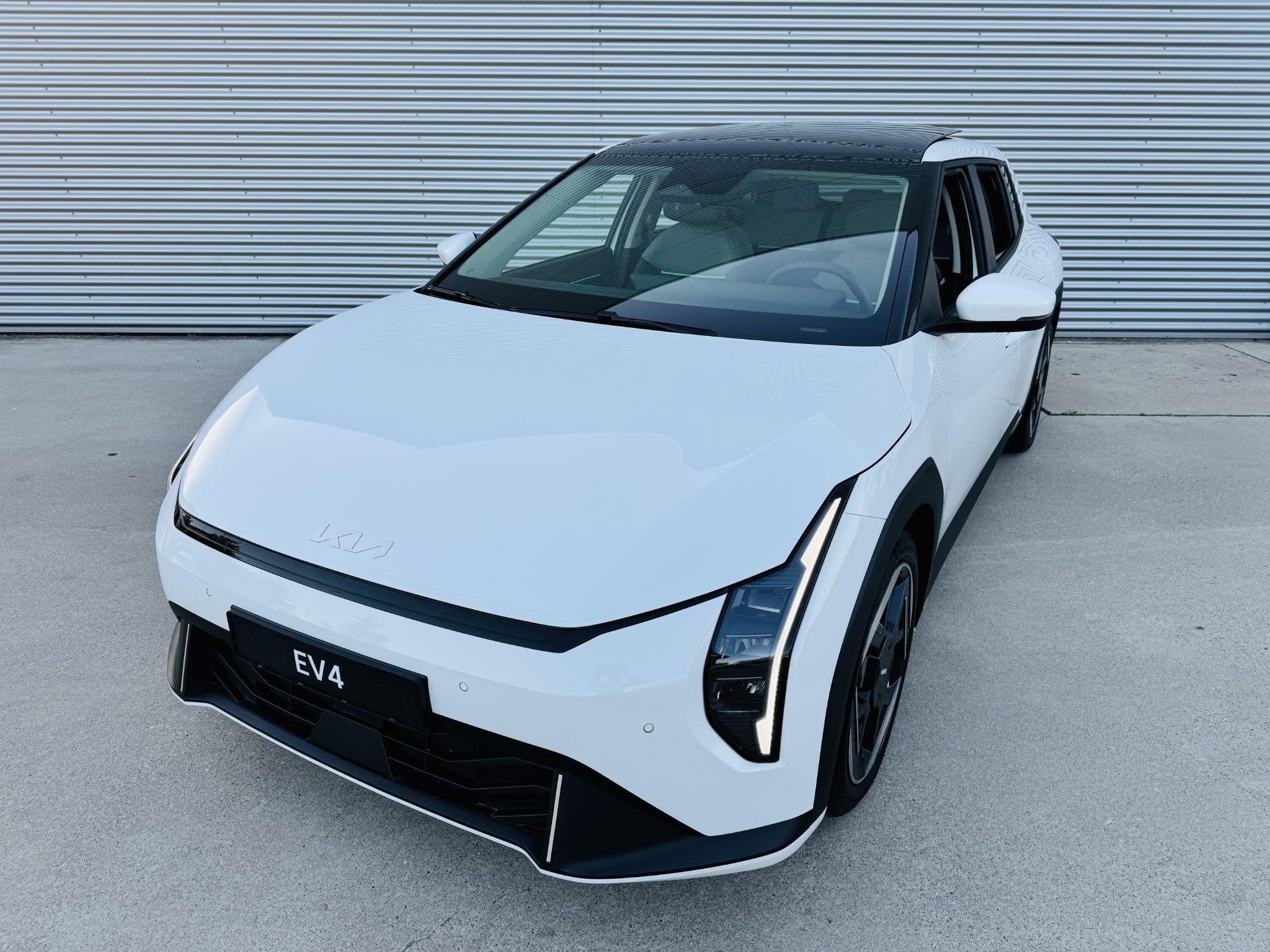 Kia EV4 Plus Advanced 58.3 kWh Voordeelauto ! Vlot rijden !, Auto's, Gebruikt, Adaptive Cruise Control, Leder en Stof, Wit